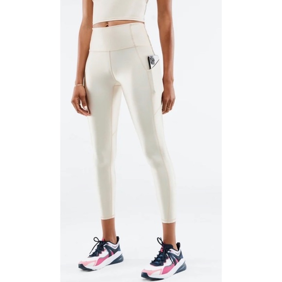 Fabletics Pants - 💖Oasis ButterCream Leggings💖